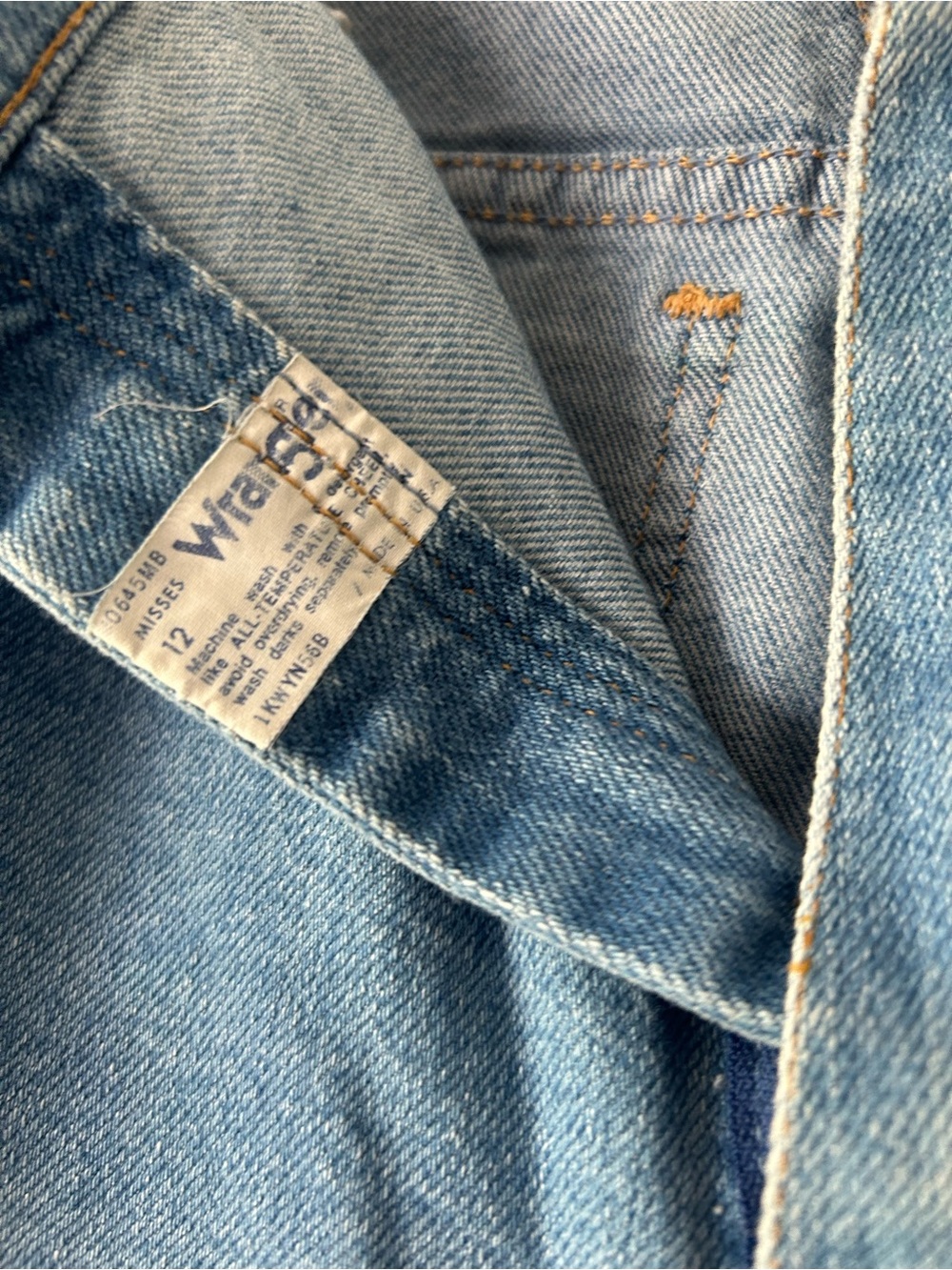 Vintage 80’s Wrangler Light Blue High-Waist Jeans - Picture 3 of 6